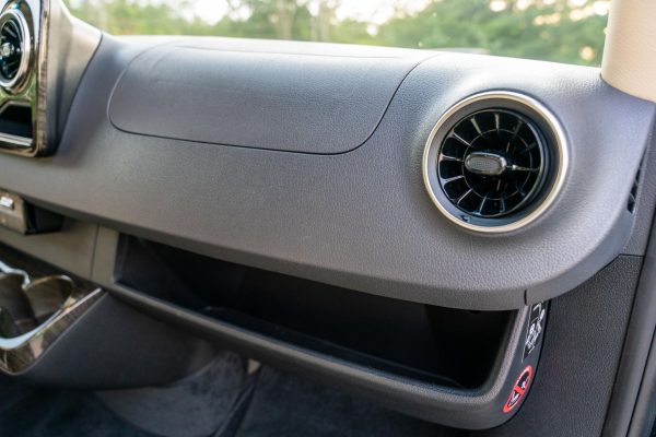 KdpdOgmQ-iq08_qxQb7 2025 Mercedes-Benz Sprinter 3500XD Ultimate Toys Coach