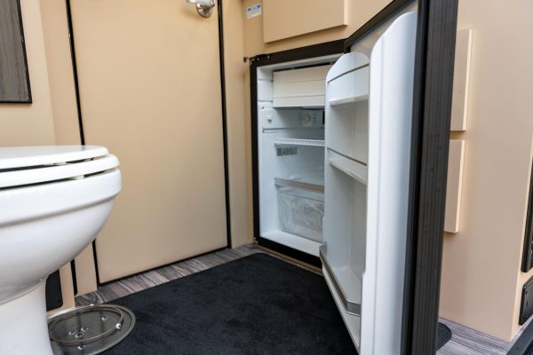 KdpdOgmQ-rcAnfNIHWD 2025 Mercedes-Benz Sprinter 3500XD Ultimate Toys Coach