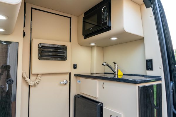 KdpdOgmQ-wOohK__hnK 2025 Mercedes-Benz Sprinter 3500XD Ultimate Toys Coach