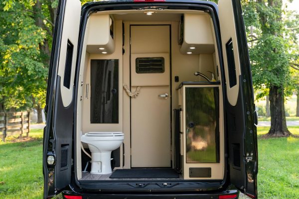 PtoVs 2025 Mercedes-Benz Sprinter 3500XD Ultimate Toys Coach