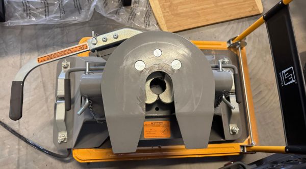 qi1cY 2023 Ford F-350 Super Duty Lariat 4×4