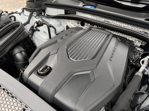 rwZy2vJZ-8hhEbMvHIoN 2024 Porsche Macan