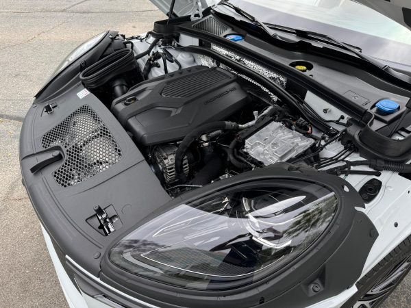 rwZy2vJZ-X2edsFCsR- 2024 Porsche Macan