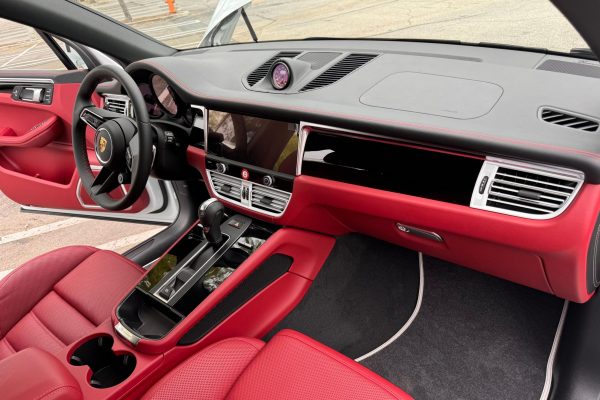 rwZy2vJZ-jaKTfajx46-(edit) 2024 Porsche Macan