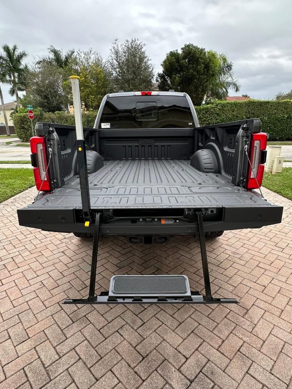 s-tC7W8Ql_dh8 2024 Ford F-350 Super Duty Platinum Tremor Crew Cab 4×4