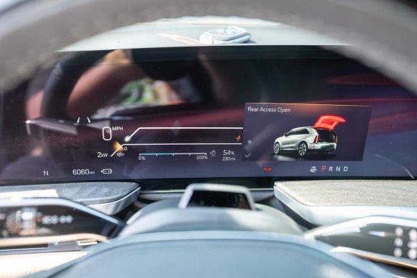 sBwfA 2025 Cadillac Escalade IQ Sport 2